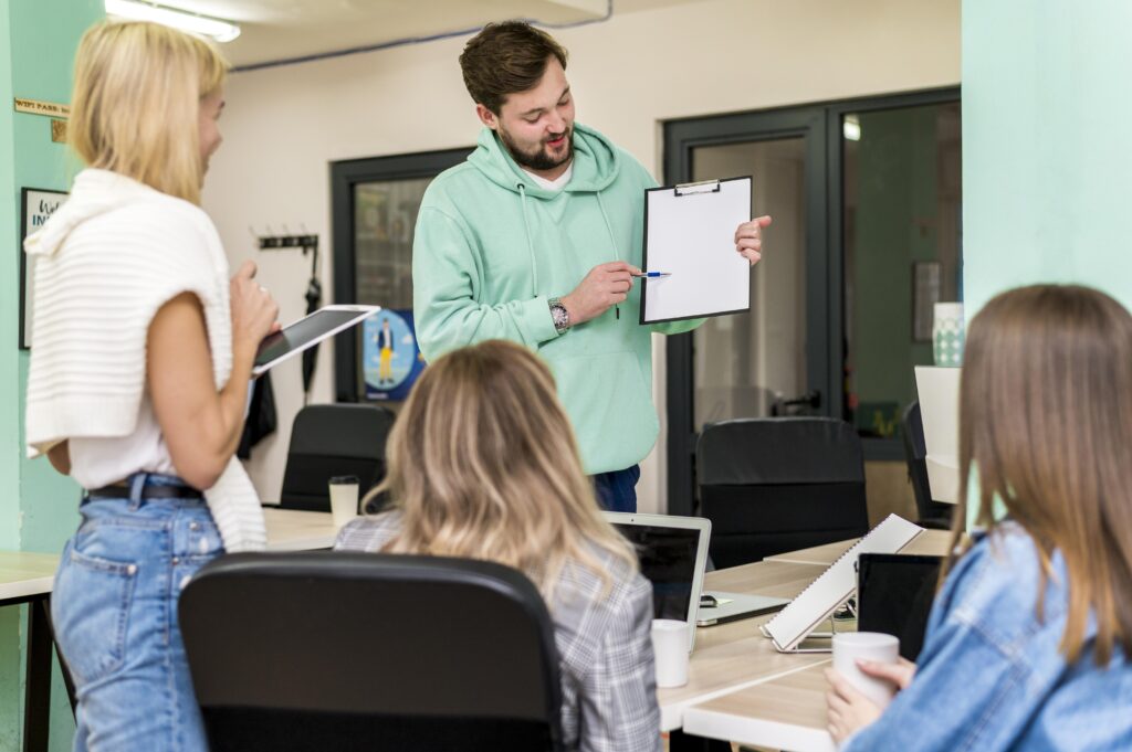 Tutor during one of Dutch Ready's Dutch in-company courses.