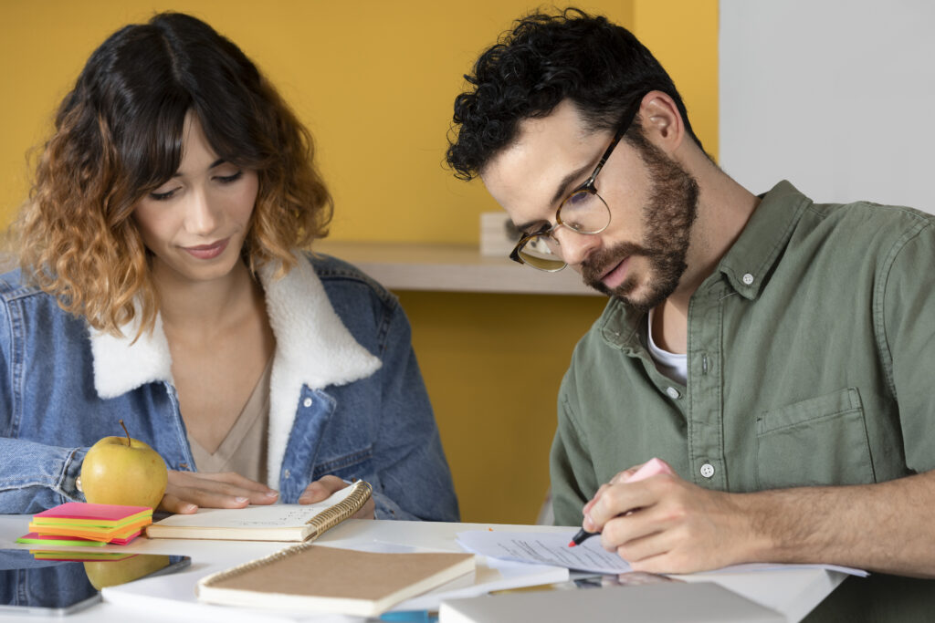 Two people taking private Dutch lessons for couples